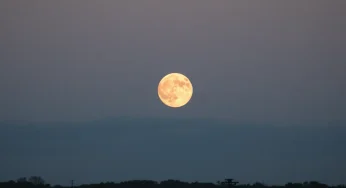 Scattered Thunderstorms Forecast as Strawberry Moon Rises